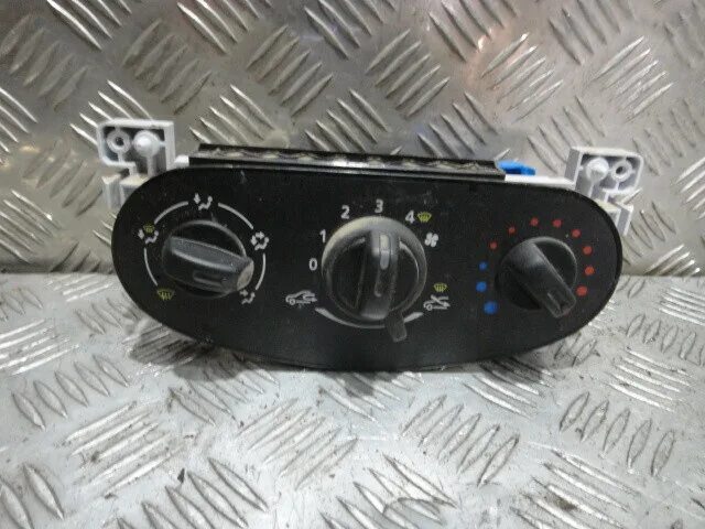 Блок отопителя ларгус. Регулятор отопителя ниссан альмера g15. Блок управления печкой лада ларгус. Блок управления отопителем лада ларгус. Пересвет блока управления печкой ларгус.