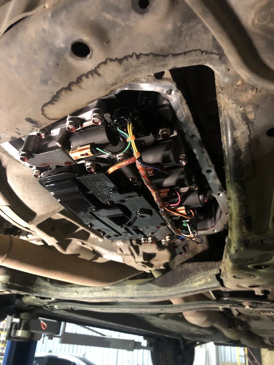 Акпп u760f toyota venza. Toyota venza течет раздатка. Акпп асинс на тойота венза 2013. Тойота венза задний редуктор. Замена масла венза.