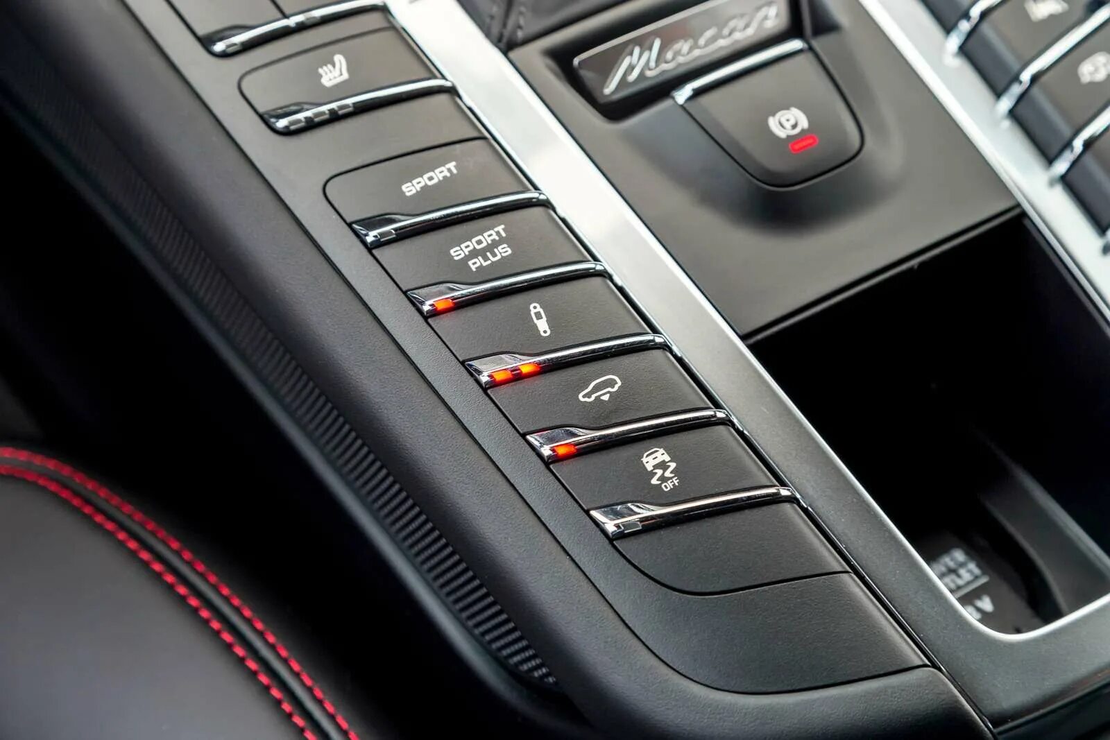 Порше макан коробка передач. Порше макан турбо кнопки. Porsche macan кнопки управления. Кнопочка в порше. Кнопки в порше макан.