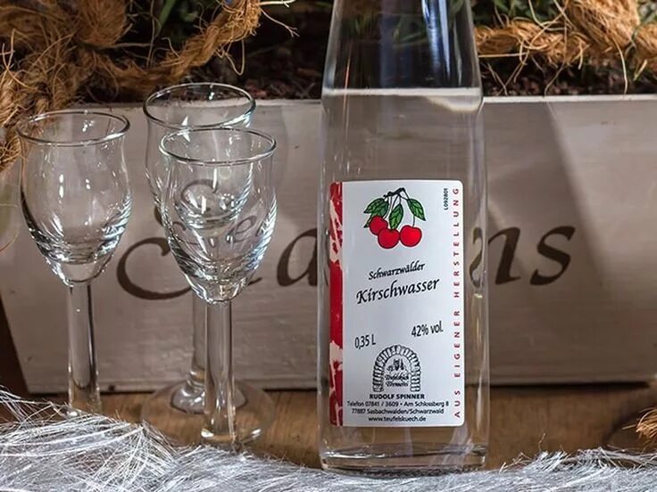 Киршвассер этикетка. Шнапс этикетка. Кирш алкогольный напиток. Киршвассер. Киршвассер.