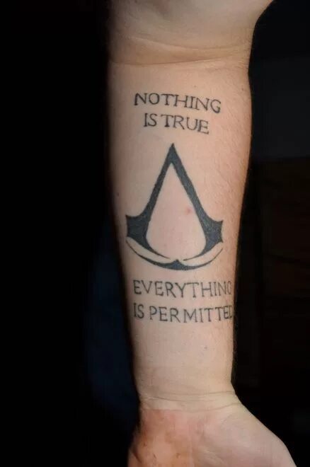 This is true will am. Татуировка Assassins Creed. Тату ничто не истинно. Nothing is true everything is permitted тату. Тату ассасина.