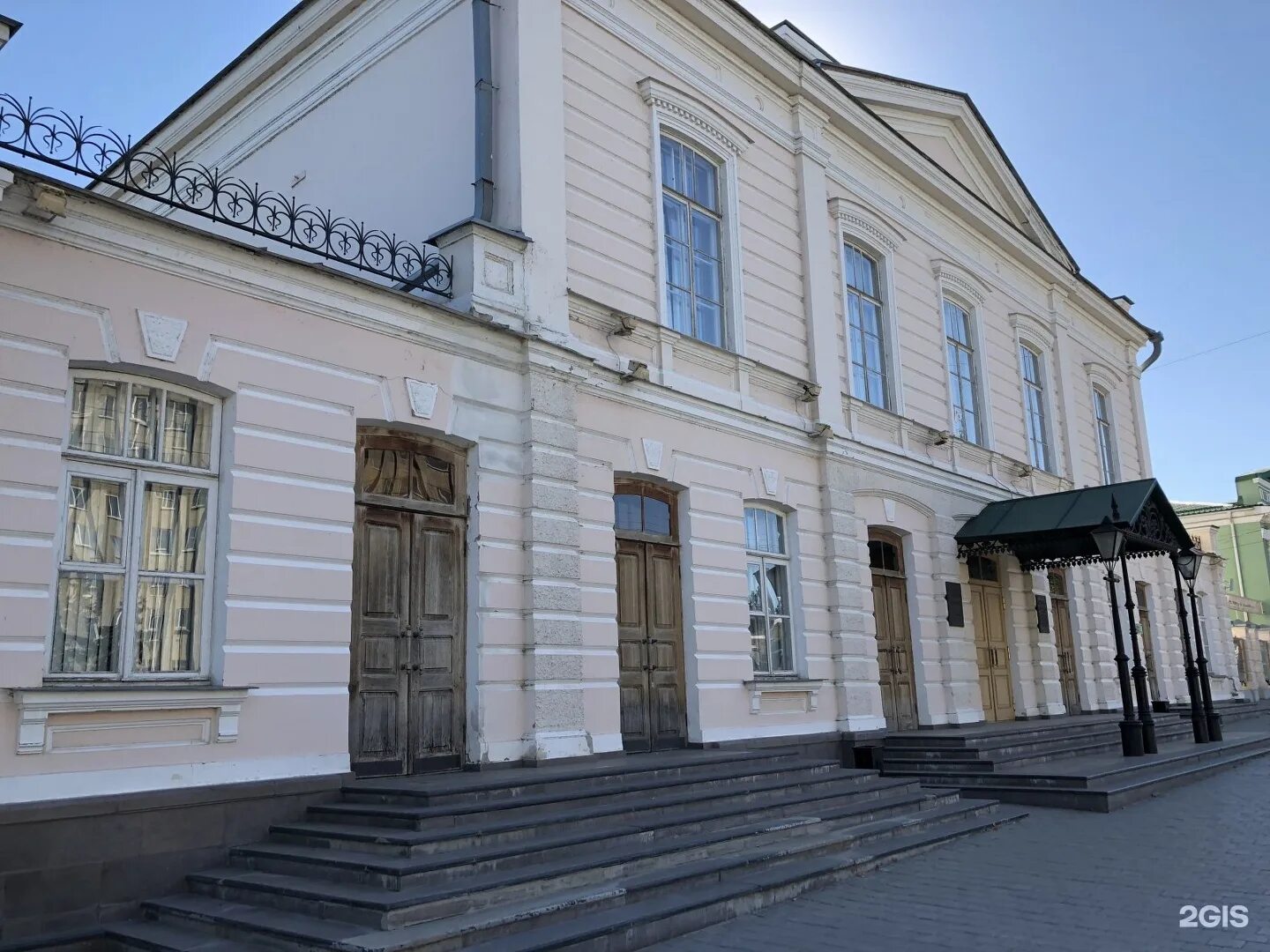 театр чехова ялта. театр чехова ялта внутри. театр мхт им чехова. таганрог драмтеатр. театр чехова телефон.