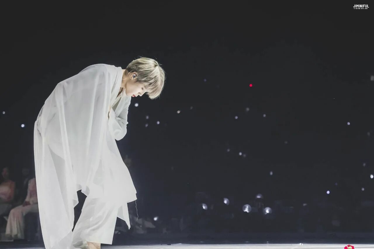 Jimin closer. Чимин мма 2019. park jimin bts 2019. чимин кланяется. чимин black swan.