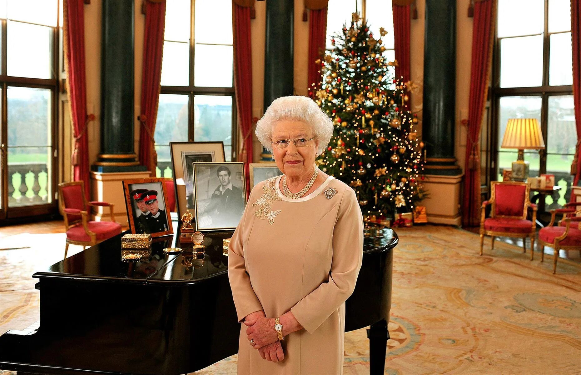 Резиденция королевской семьи. Королева в Букингемском Дворце.