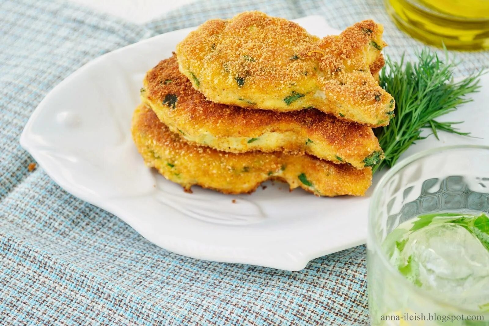 Рыбные котлеты из пикши. Рыбные котлеты. Тефтельки из фарша индейки. Рыбные котлеты. Вкусные рыбные котлеты для ребенка.