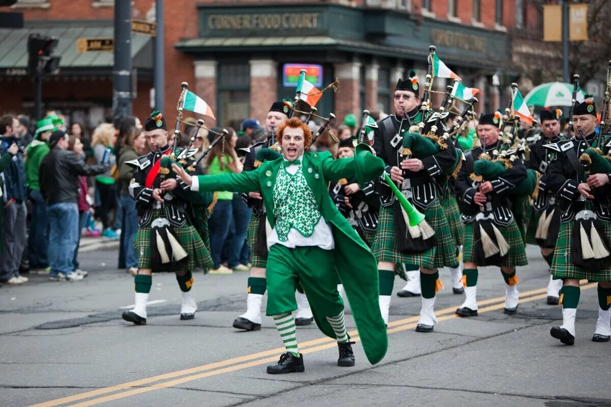 Irish traditions. Святой Патрик Ирландия. День Святого Патрика в Ирландии. Ирландцы в день Святого Патрика. День Святого Патрика -St. Patrick's Day..