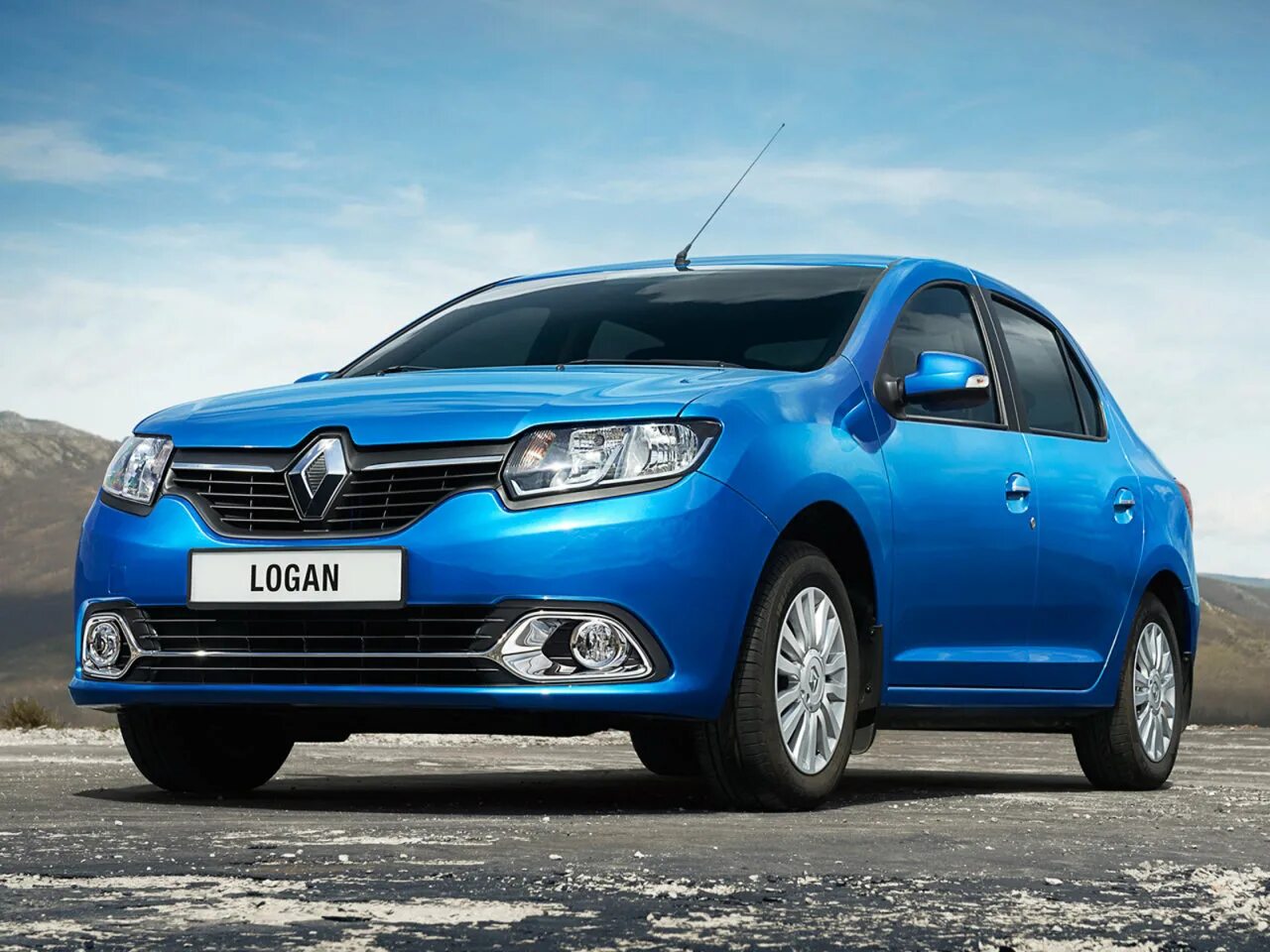 Renault new. Renault Logan 2022. Renault Logan 2014. Рено Логан 2. Renault Logan II 2012 —.