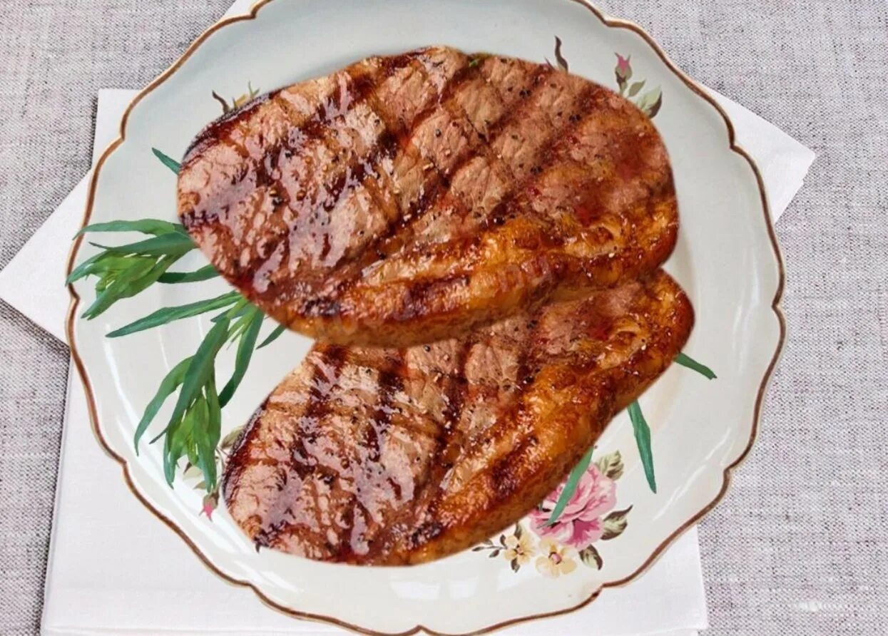 Свиные стейки рибай. Жареный стейк из свинины. Карбонат свиной стейк. Bbq свинина и курица. Стейк карбонат.