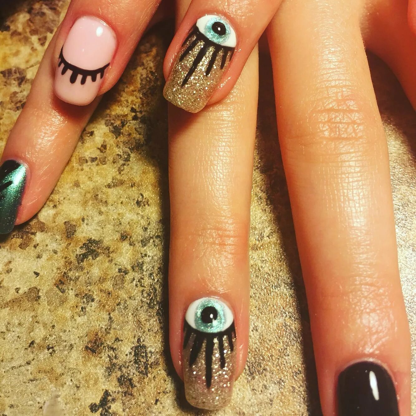 Eyes nails. маникюр с глазами. глазки на ногтях. Eyes nails. Eye see you нейл-арт.