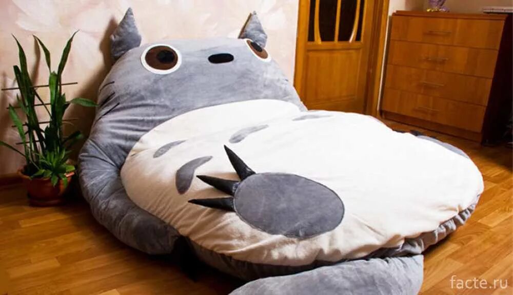 Кровать в виде кота. Кровать матрас тоторо. Кровать в виде кошки. Футон тоторо. Кровать матрас тоторо.