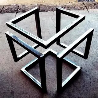 Изготовлено и из металлического