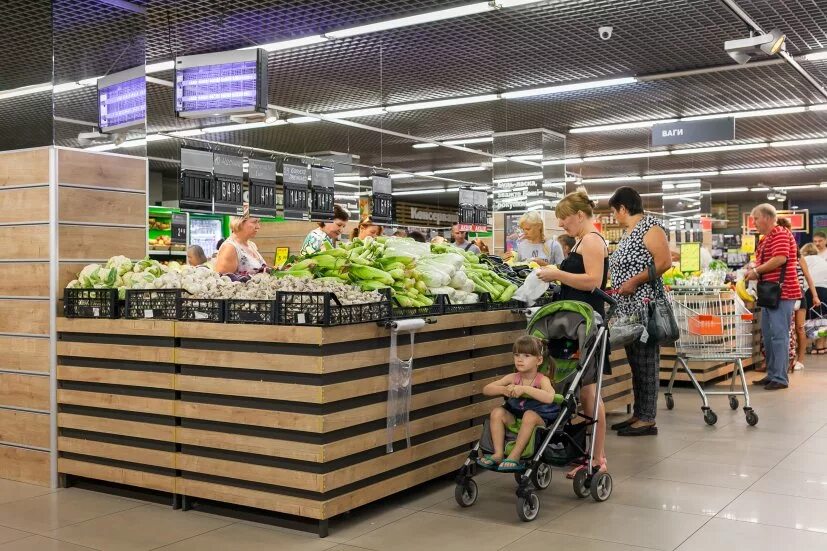 Лента экомаркет. Продавец экомаркет. Экомаркет фото. Эко Маркет Киев. За первую неделю магазин