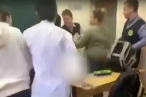 Ученики нападают на учителей