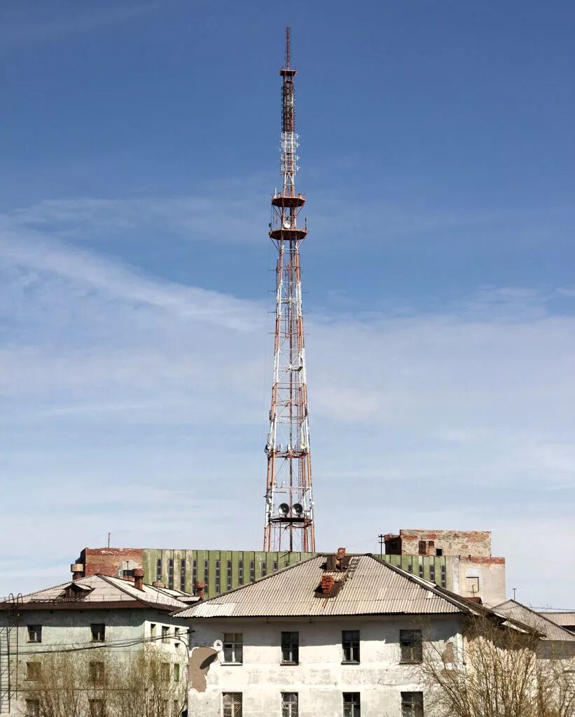 Телецентр братск. Телебашня вчера братск. Радиовышка омск. Сибирь город братск. Братск кинотеатр ангара.