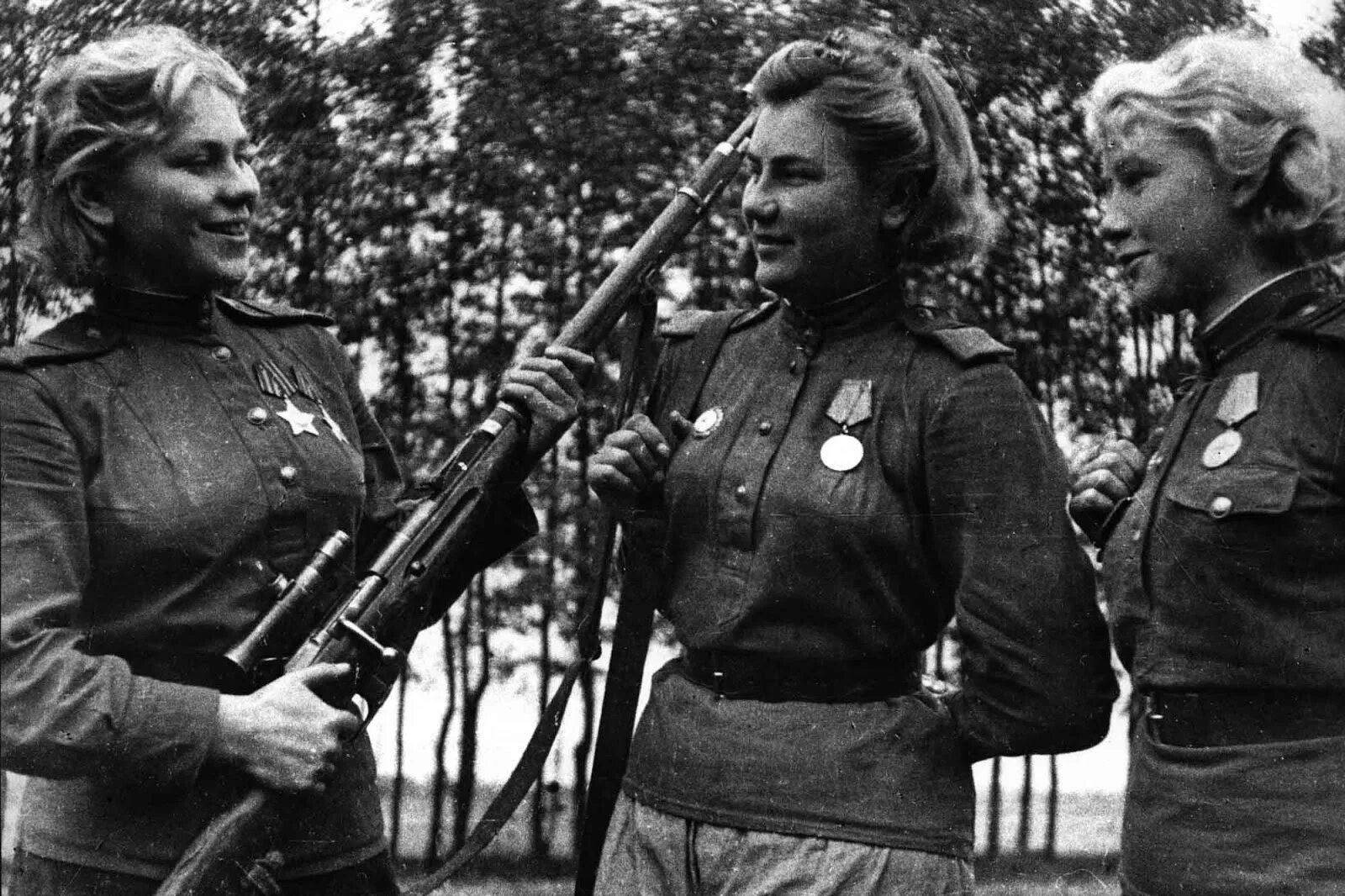 Женщины-солдаты 1941. Беретка военная женская. Ирина ракобольская ночные ведьмы. Женщины военные. Валентина митюшкина.