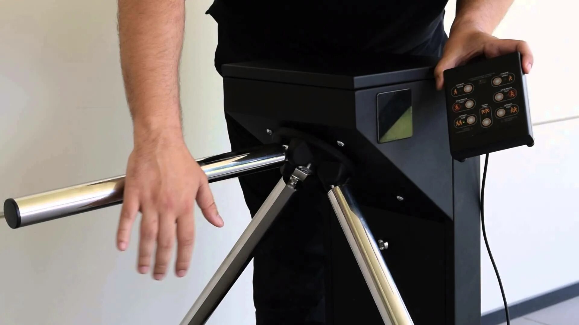 Ремонт турникетов. Скуд на проходной. Турникет sa-302. Ремонт турникетов. Турникет в офисе.