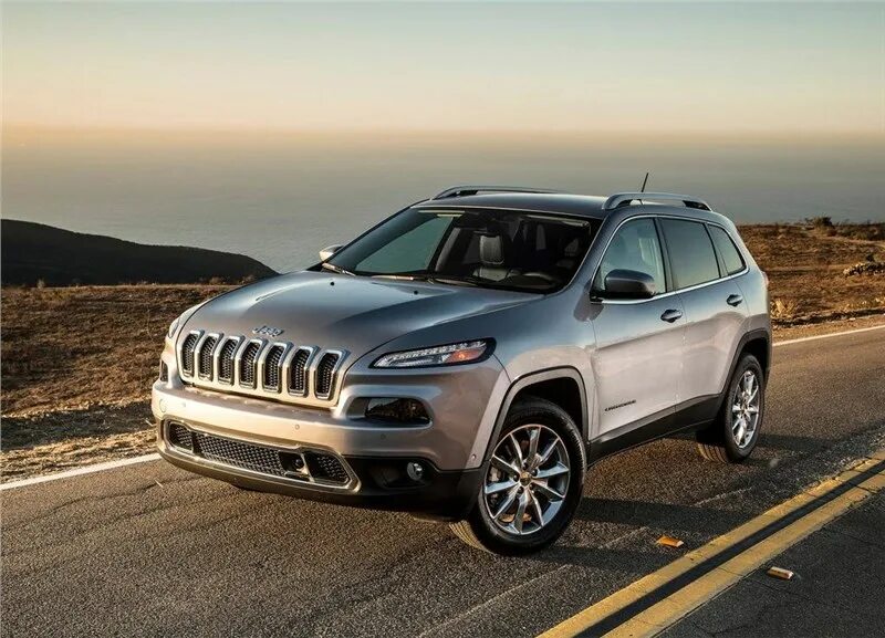 Jeep cherokee 2014 года. Джип чероки 2014 года. Дорогие джипы. Jeep cherokee 2014 года. Jeep cherokee 2014 3.