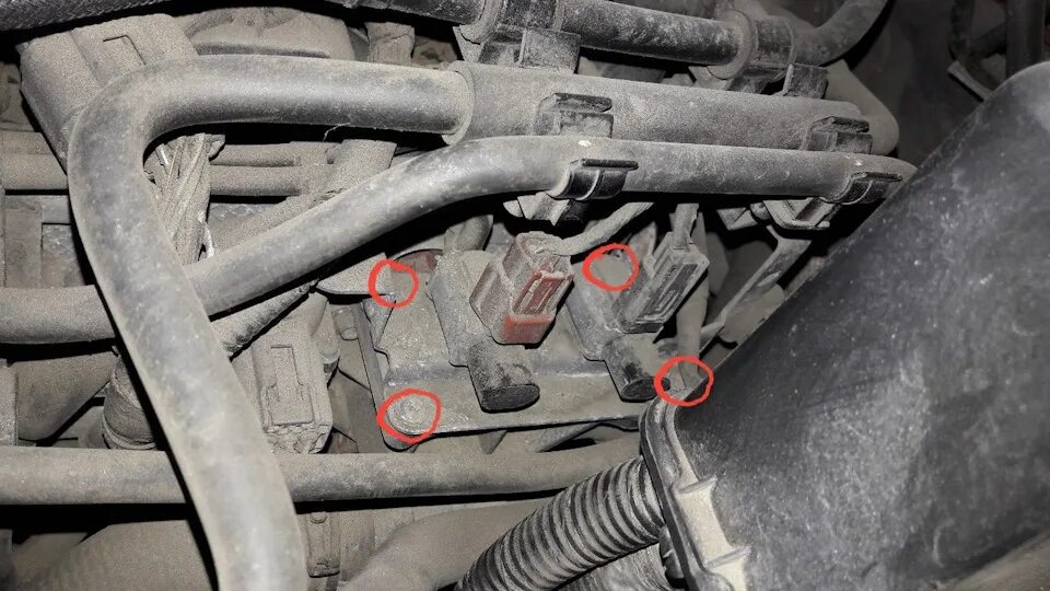 Где находятся клапаны на мазде 6 gh Замена клапана PCV Mazda 6 (1G) GG, 2,3 л, 2003 года своими руками DRIVE2