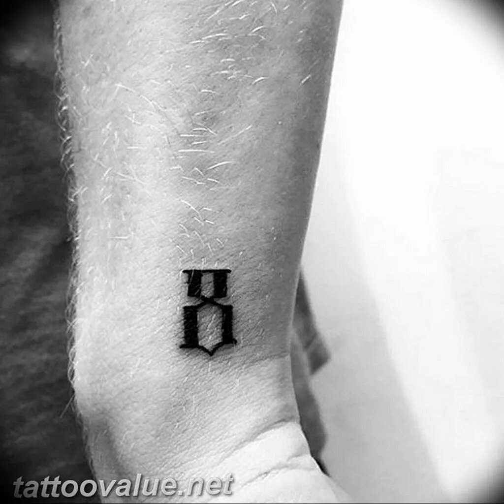 Татуировка 8. Татуировки в виде цифр. тату 8. тату цифра 8. татуировка цифра маленькая.
