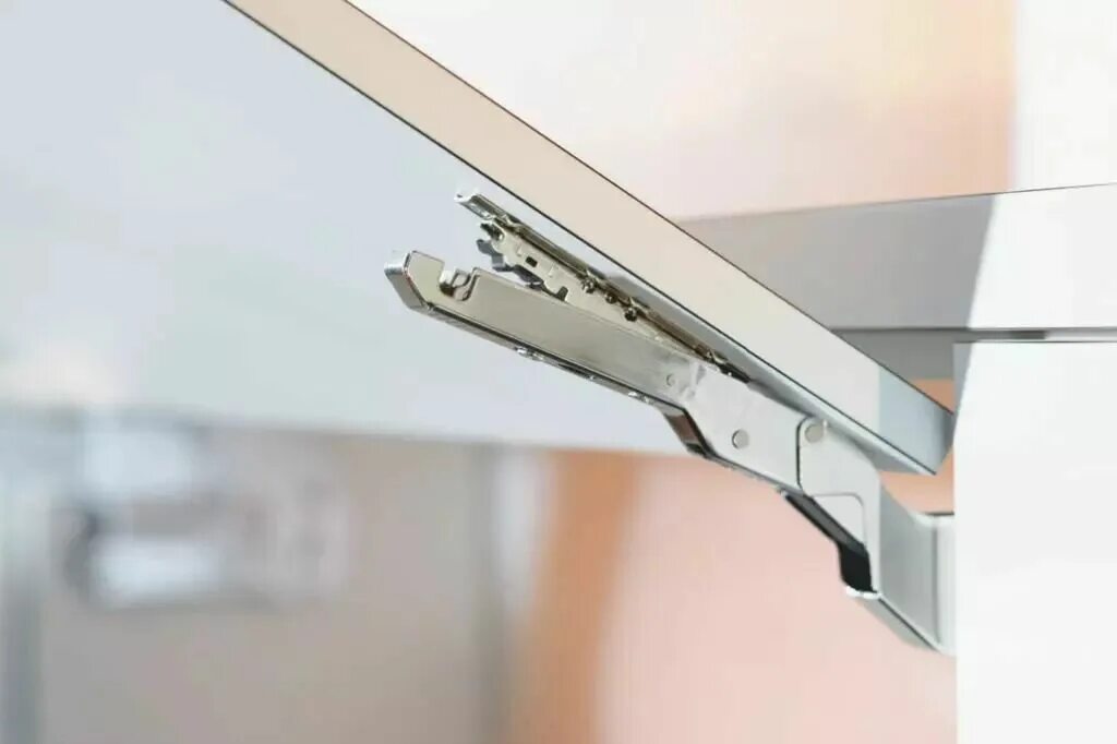 Как снять доводчик blum. Доводчик blum aventos. подъемный механизм blum aventos hk. доводчик для blum aventos hf. aventos hk 3.