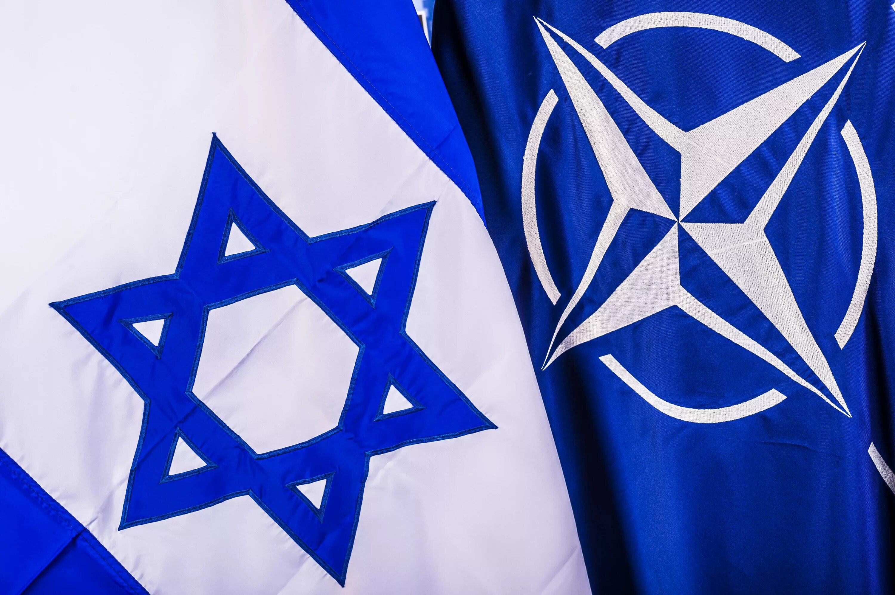 Нато доказательство. Флаг Израиля и НАТО. Флаг НАТО. НАТО флаг НАТО.