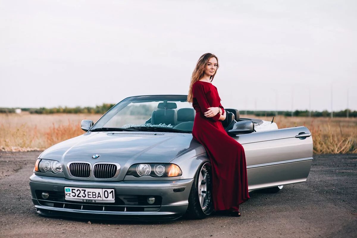 BMW e46 girl. Девушка и БМВ е46. Е 46 И девочки. Девушка на фоне БМВ е46. Хочу бэху песня