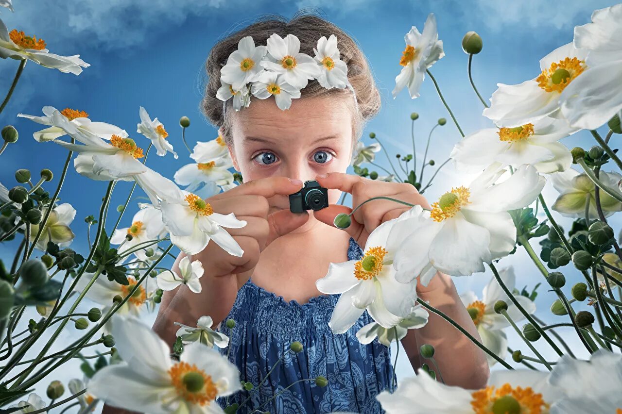 John Wilhelm фотограф. Цветы для детей. Дети с цветами. Наблюдать чудесный