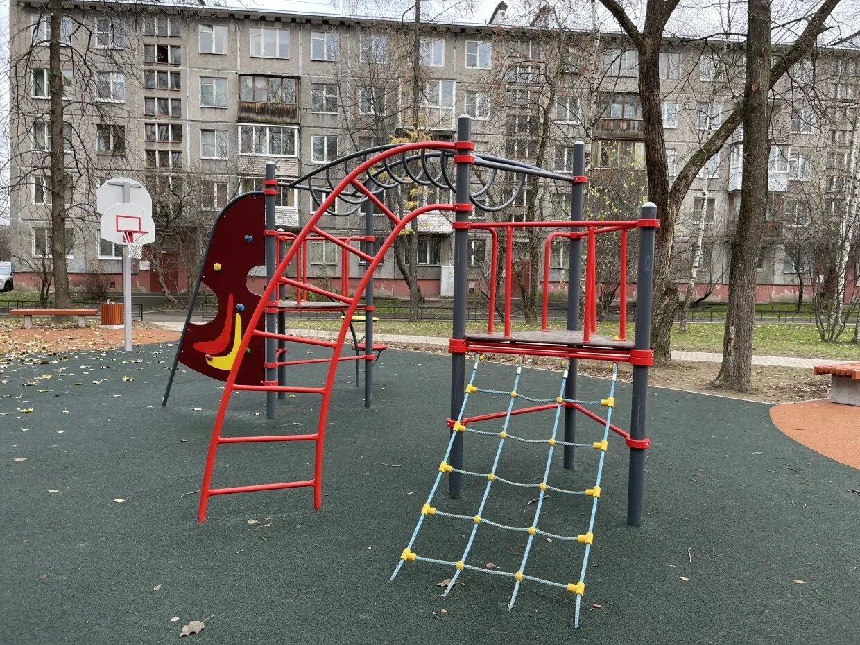 Добавить детские площадки. Детские дворовые площадки. детские площадки во дворе. современные детские площадки.