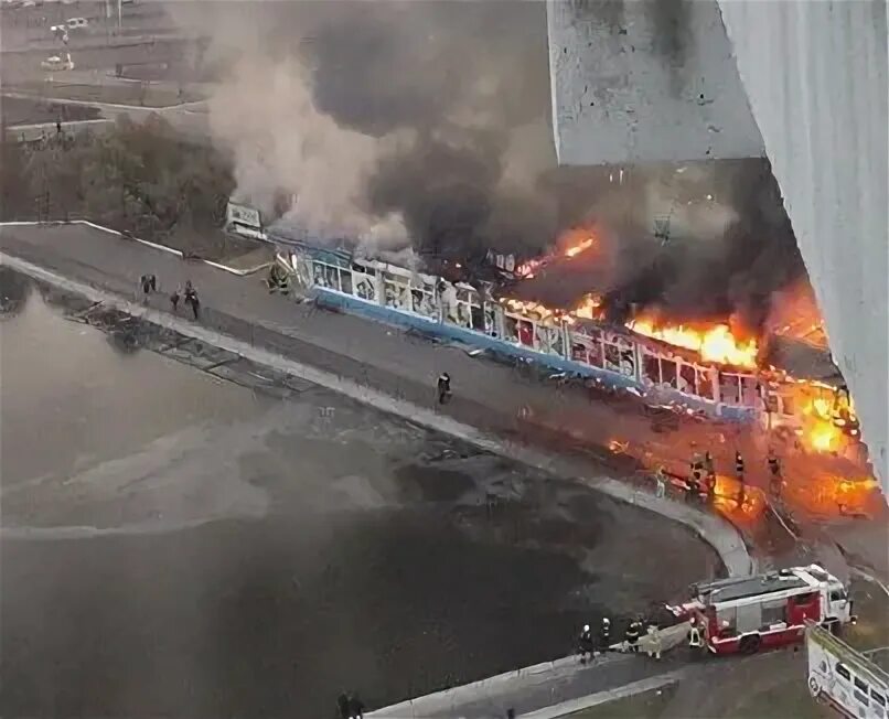 Пожар на нефтяной платформе азербайджан. 505 поджог каспийского моря. Природные пожары астраханской области. Пожар в каспийском море. Статья 214 вандализм.