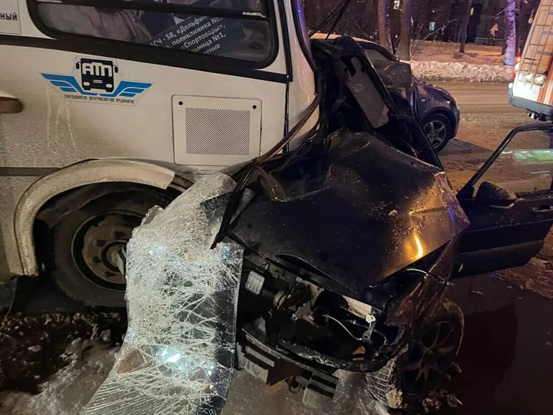 Авария на трассе архангельск северодвинск. Северодвинск дтп происшествия. В архангельске перевернулась машина. Происшествия в северодвинске. Дтп на трассе архангельск северодвинск.