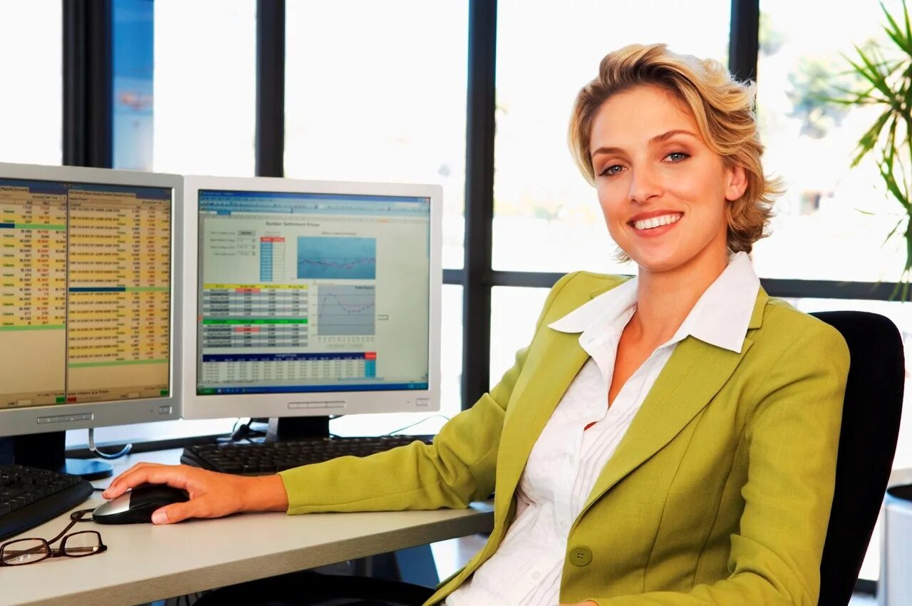 Фотография бухгалтера. Женщина бухгалтер. Бухгалтер. Главная бухгалтерия. Бухгалтер.