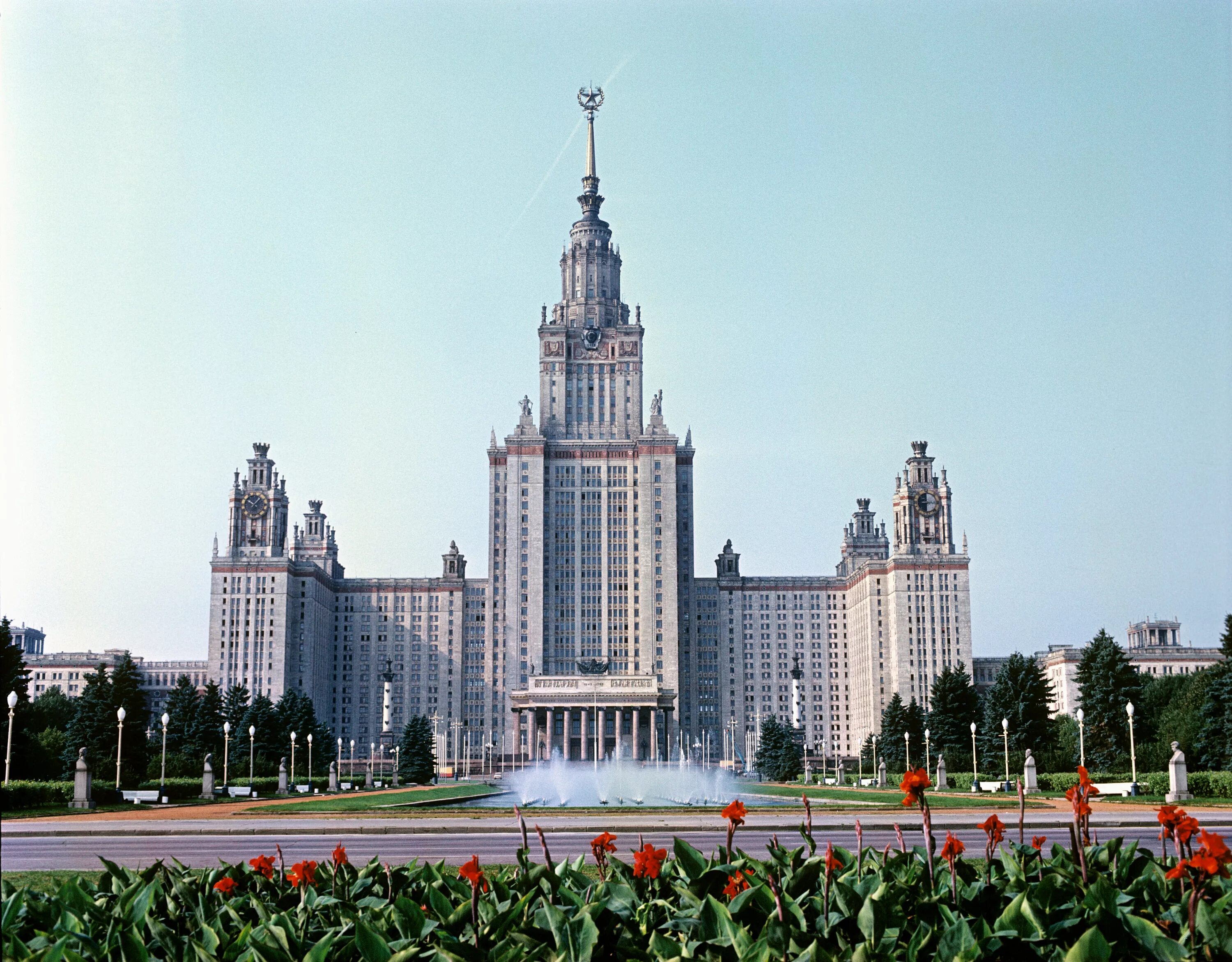 Проект мгу ломоносова. Московский государственный университет имени м.в.ломоносова，мгу. архитектура москвы университет ломоносова. мгу архитектура. здание мгу в москве архитектор.