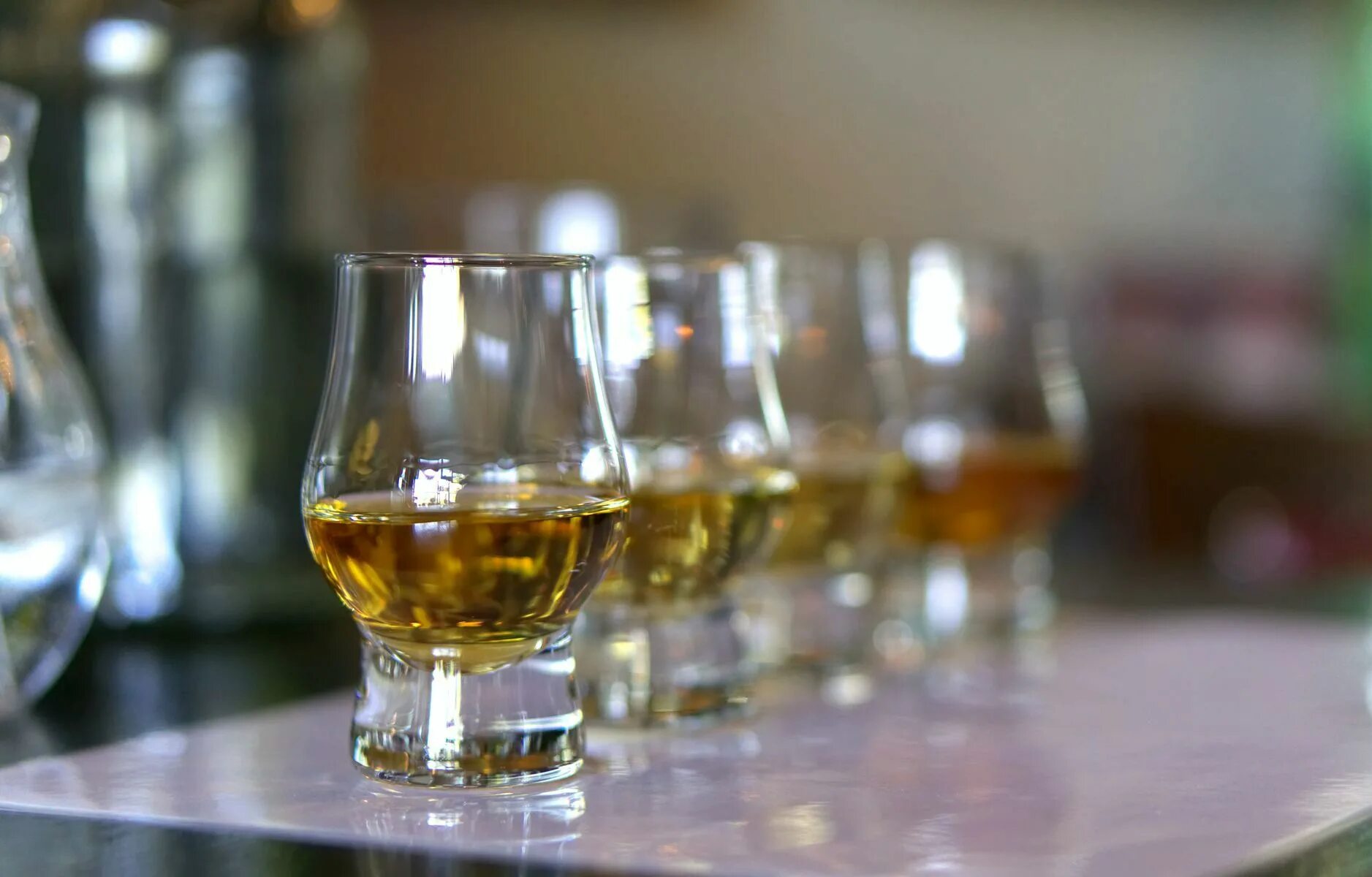 Whiskey cream. Whisky tasting. Дегустация виски. Дегустация виски. Бокал для дегустации виски.