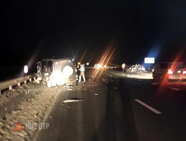 Скорая ночью. Дтп на трассе м2. Дтп на трассе м2. Дтп на трассе м2. Дтп в курске вчера на объездной.