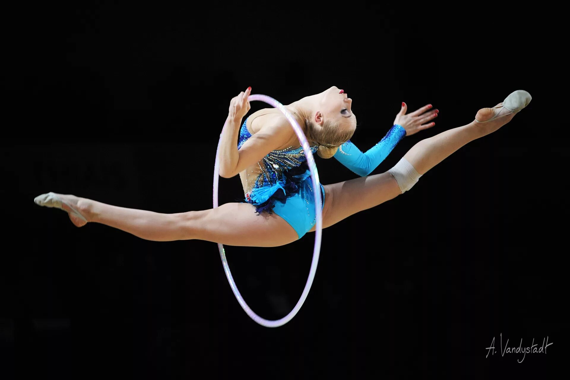 Kseniya Moustafaeva. Гимнастика. Художественная гимнастика. Гимнастика спортивная и художественная.