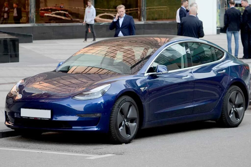 Тесла новая в россии. Tesla model 3. Машина Tesla model 3. Седан Tesla model 3. Tesla model 3 at.