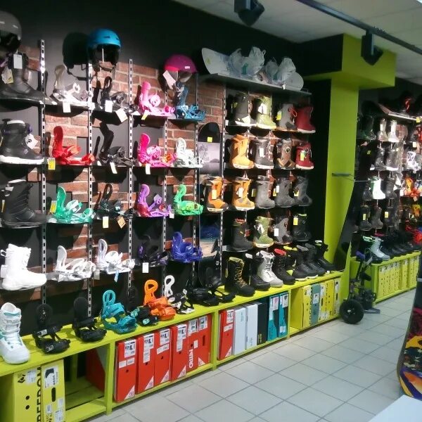 магазин фарцовщик омск. кроссовки красноярск магазины. спорттовары садовод. спорт магазины в омске. спорттовары.