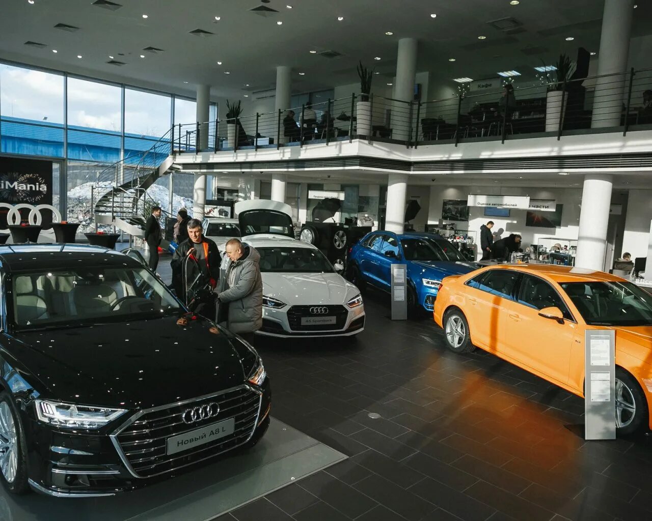 Ауди центр санкт петербург. Audi центр варшавка. audi на варшавке. шоурум ауди центр варшавка. официальный дилер ауди на варшавке.