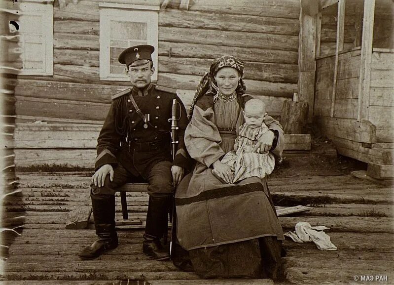 Вепсы семья. Костромская губерния. Традиционная русская семья. Крестьяне 19 века в россии дети. Какие раньше были семьи.