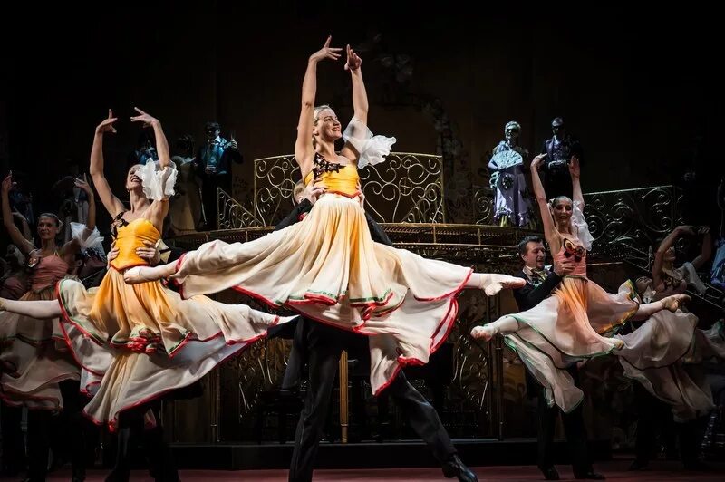 театр оперетты летучая мышь. оперетта иоганна штрауса «летучая мышь».