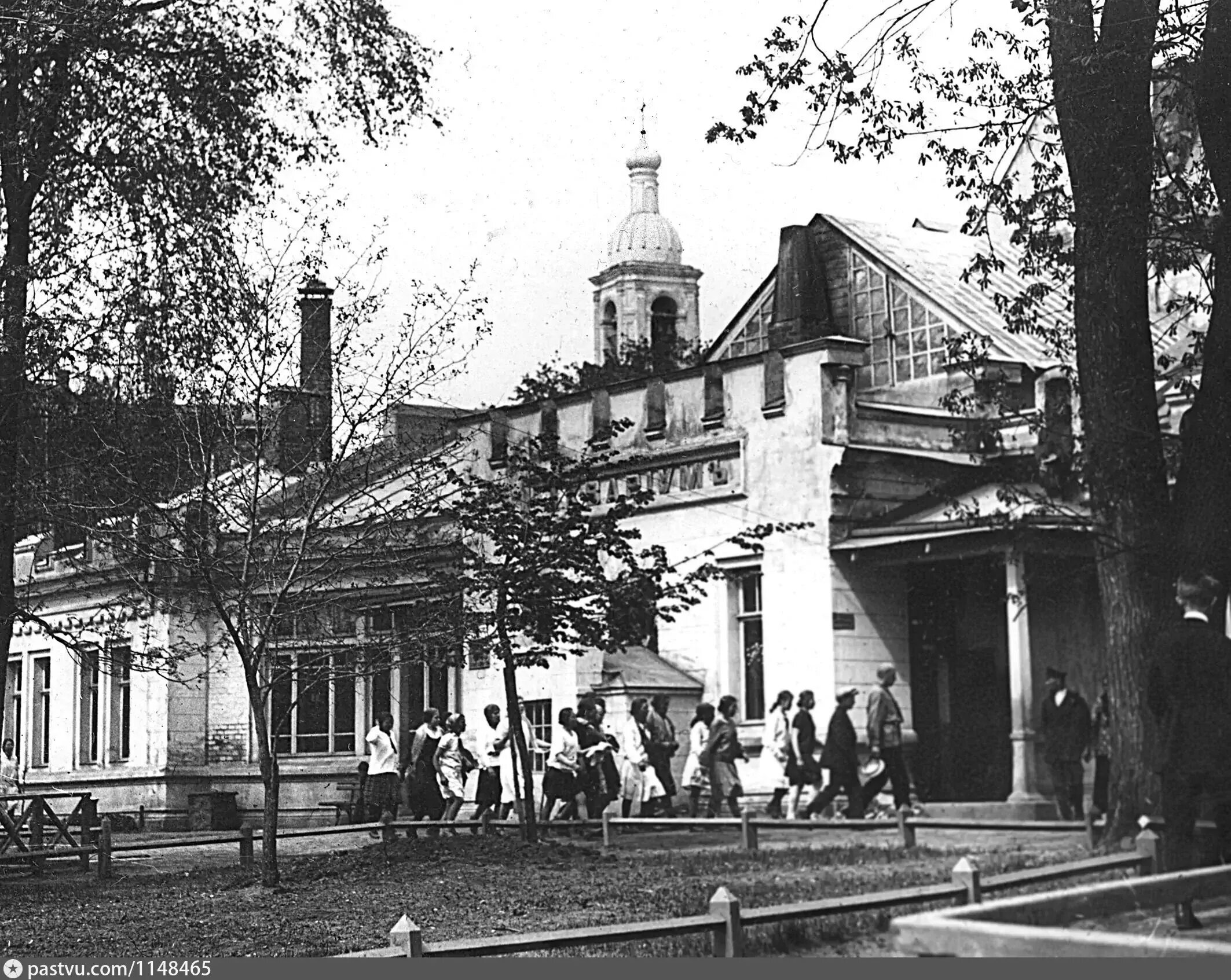 Кем организован московский зоосад в 19 веке. Московский зоопарк 1864. Московский Зоологический сад 1864. Московский зоосад 1864 год. Зоологический сад в Москве 19 век.