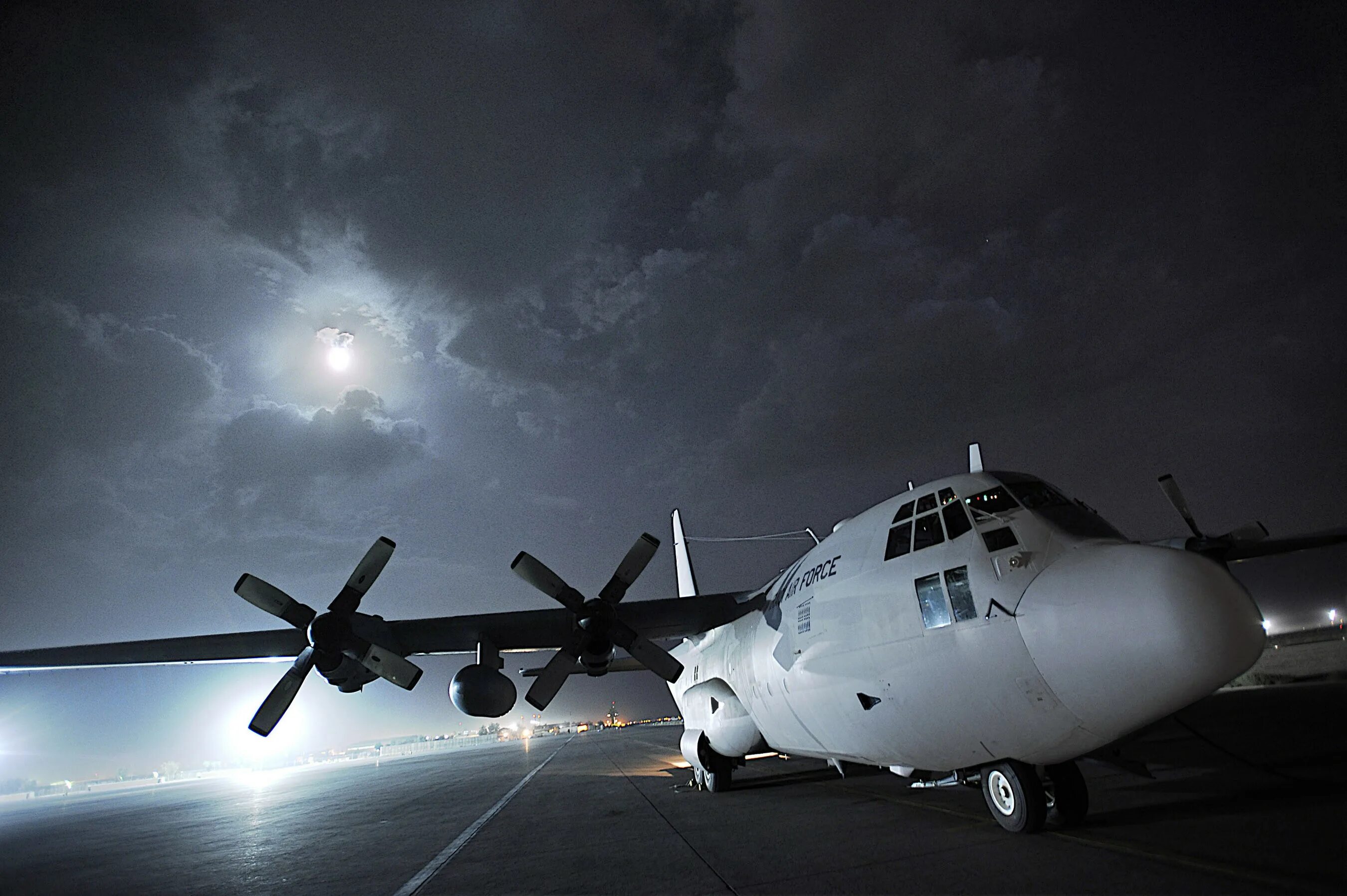 C-130 Hercules. Lockheed c-130 Hercules. Самолет с 130 Hercules. AC-130j.