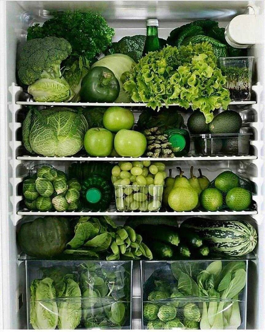Хранение свежих овощей. Холодильник для зелени. Овощи и фрукты в холодильнике. Зеленые овощи и фрукты. Холодильник с зелеными продуктами.