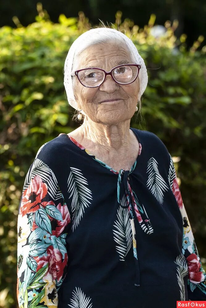 Молодая бабушка 18. Лена Михайловна Ярхова. Фото бабушки.