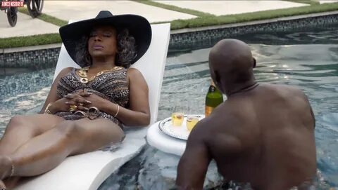 Sheryl Lee Ralph nude pics.