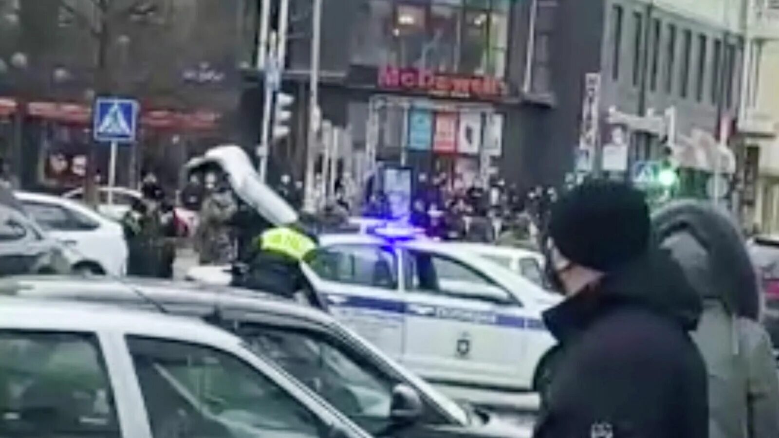 Политик нападение