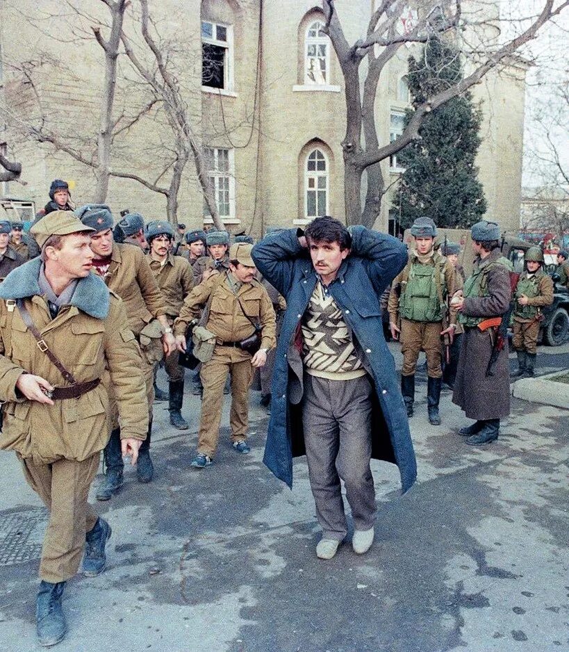 Баку. Баку в январе 1990. Баку в январе 1990. Митинг в баку 1990. Январь 1990 года ввод войск.