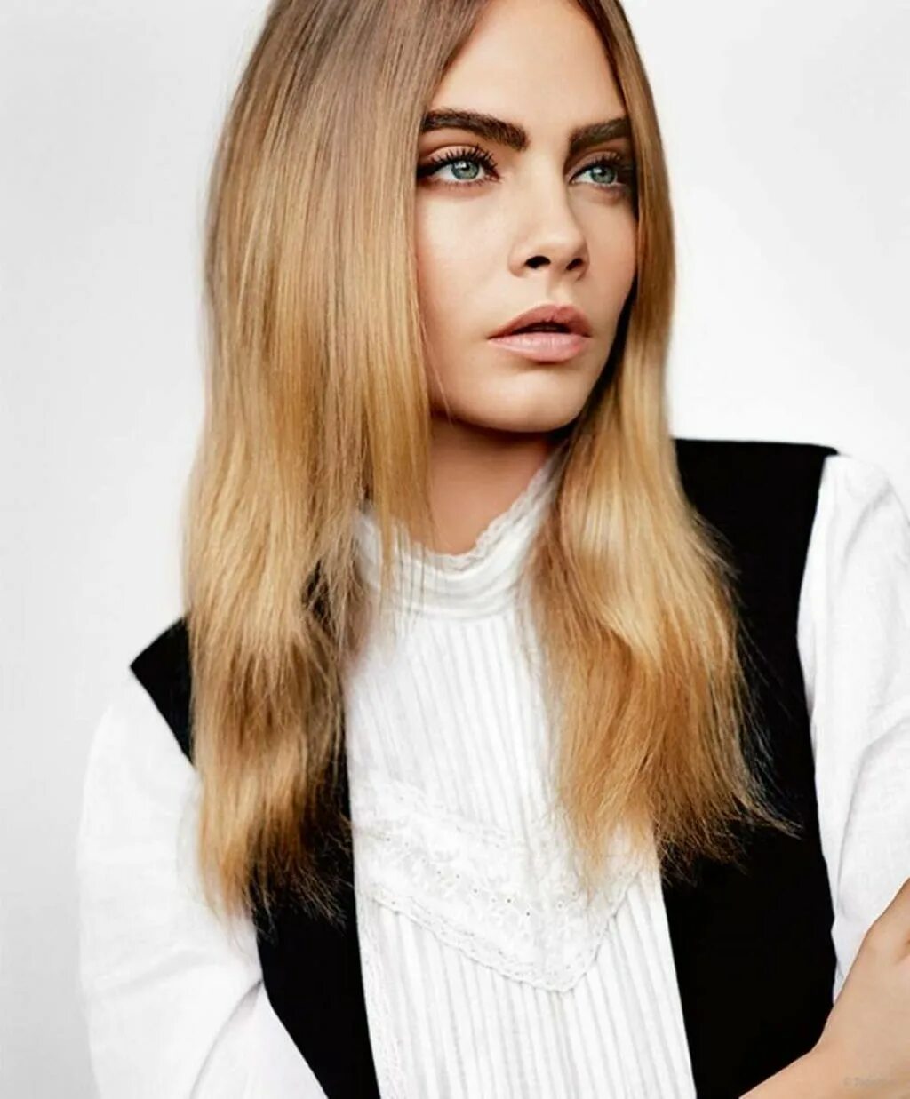 Популярные модели 2024. Модель cara Delevingne.