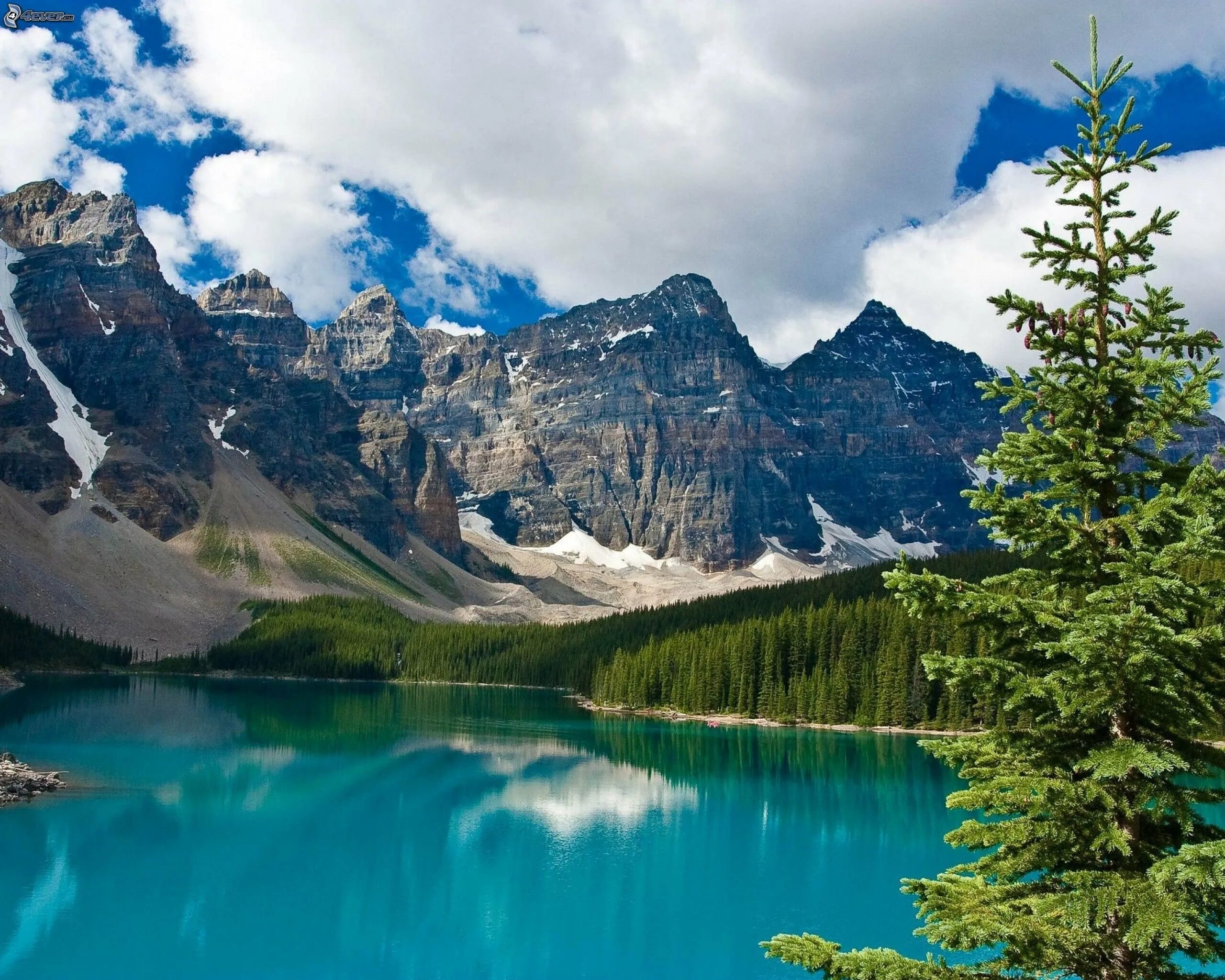 С разрешением 1024 х. Озеро Морейн в Канаде. Гора Робсон, Канада. Горы озеро Луга Канада Банф. Горное озеро.