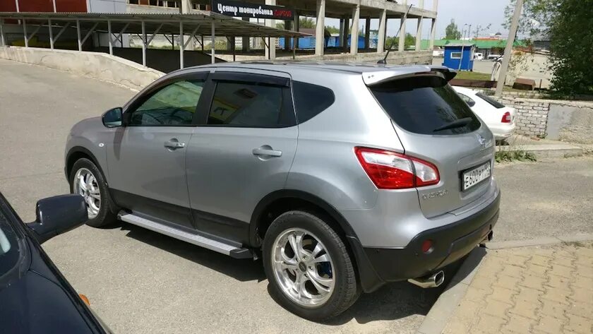Спойлер на ниссан кашкай. Дефлекторы ниссан кашкай j10. дефлектор nissan qashqai j10. nissan qashqai j10 ветровики. спойлер кашкай j10.